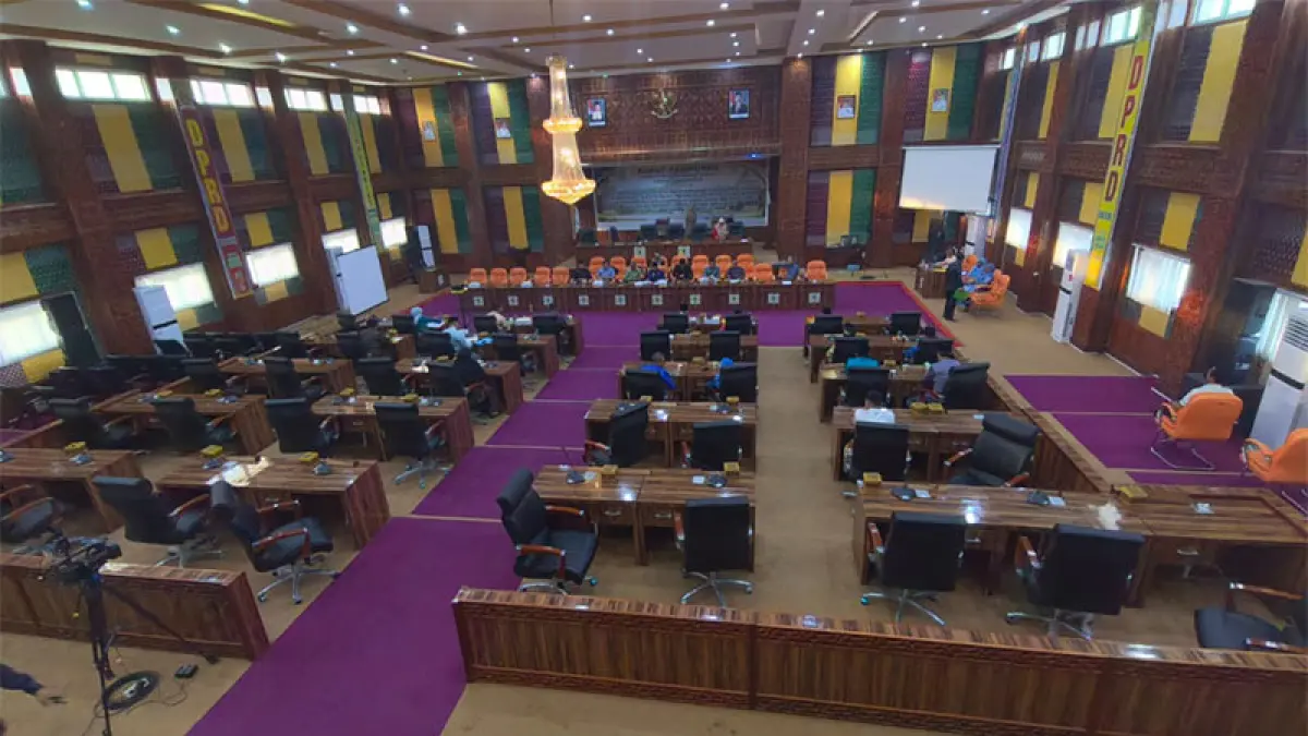 Suasana rapat badan anggaran dengan TAPD Pemkab Rohil, baru-baru ini. (Zulfadhli)