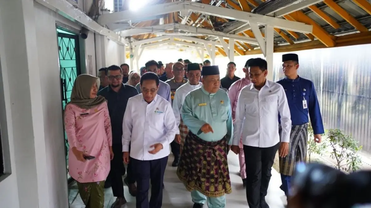 Wamenkes dan Wamendagri bersam Plt Gubri saat meninjau ke RSUD Arifin Achmad, Selasa (4/8/2026). (Diskominfo Riau)
