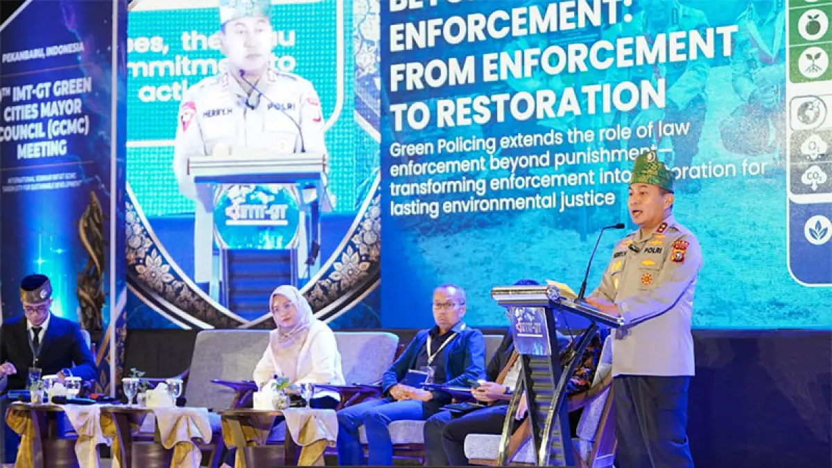 Kapolda Riau Irjen Pol Herry Heryawan saat menjadi pembicara dalam Seminar Green Cities Mayors Council (GCMC) Indonesia-Malaysia-Thailand Growth Triangle (IMT-GT) 2026 yang berlangsung di Hotel Pangeran, Pekanbaru, Rabu (5/8/2026). (Istimewa)