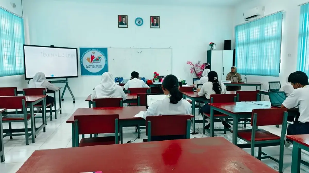 Sejumlah murid saat mengikuti ujian semester beberapa waktu lalu. Ke depannya, tingkat SD dan SMP diwacanakan lima hari pembelajaran. (Istimewa)