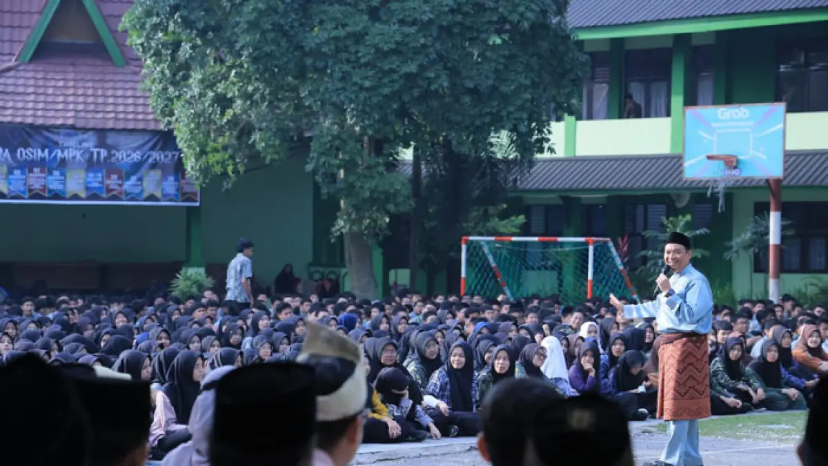 Wakil Wali Kota Pekanbaru Markarius  Anwar saat Sosialisasi Bahaya LGBT dan HIV/AIDS di MAN 2 Pekanbaru. (Istimewa)
