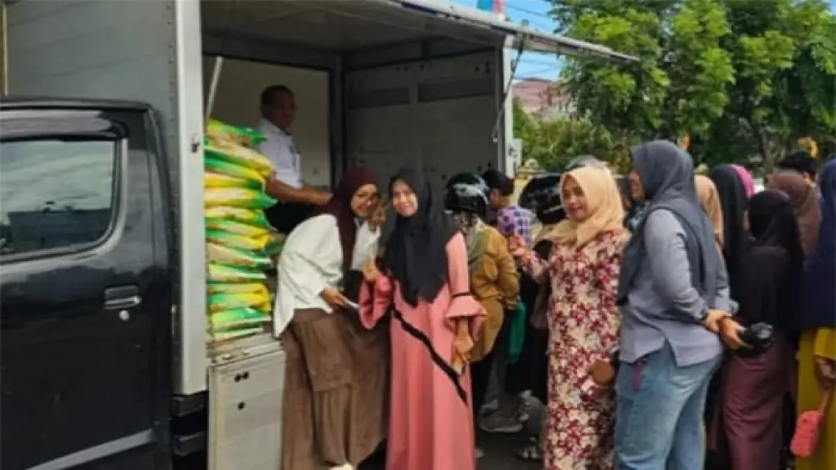 Bekerja sama dengan Perum Bulog, DKP Bengkalis menggelar gerakan pangan murah di Kecamatan Bengkalis, Kamis (6/8/2026). (Istimewa)