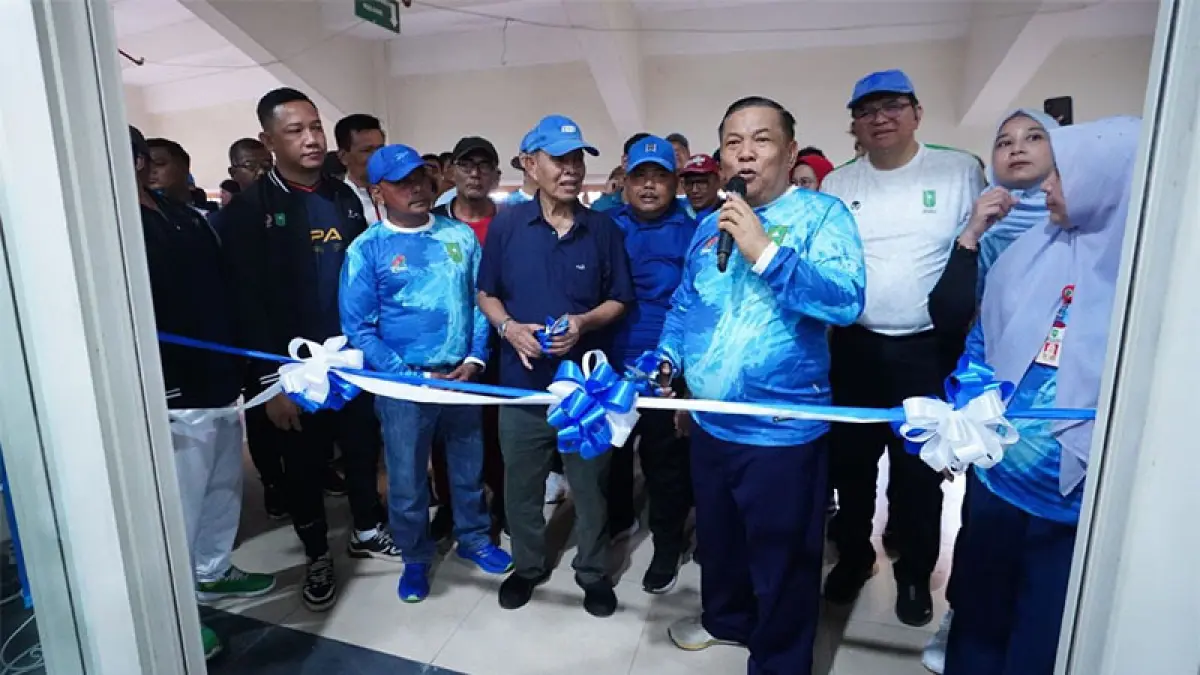Plt Gubernur Riau, SF Hariyanto saat meresmikan Kantor KONI Riau ke kawasan Stadion Utama Riau di Jalan Naga Sakti, Kota Pekanbaru, Kamis (6/8/2026). (Ist)