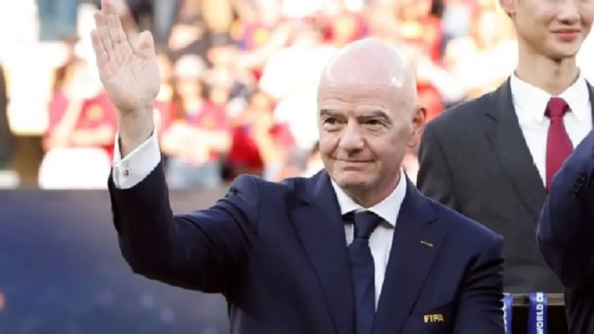 Presiden FIFA Gianni Infantino berada di bawah tekanan yang semakin meningkat. (Jean Catuffe/Getty Images)
