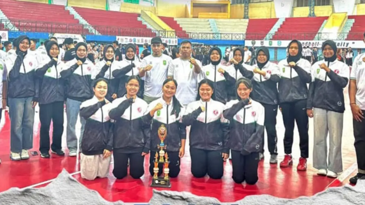 Tim putri Riau tampil gemilang dengan menjadi juara I pada Kejuaraan Nasional (Kejurnas) Bola Tangan Tahun 2026 yang berlangsung di Surabaya. (Istimewa)