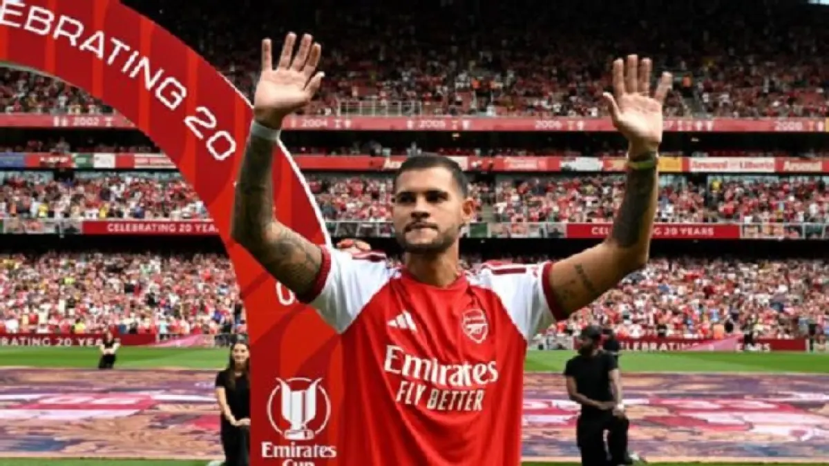 Bruno Guimarães diperkenalkan kepada penggemar Arsenal menjelang pertandingan mereka melawan Borussia Dortmund di Piala Emirates. (Getty Images)
