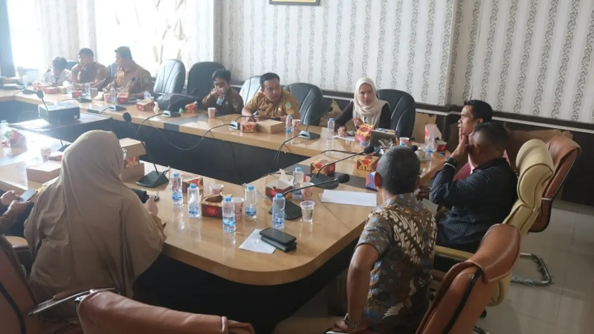 Rapat digelar Komisi D DPRD Rohil menyikapi sejumlah isu soal kesehatan, sosial dan lain-lain di Bagansiapiapi, Senin (10/8/2026). (Istimewa)