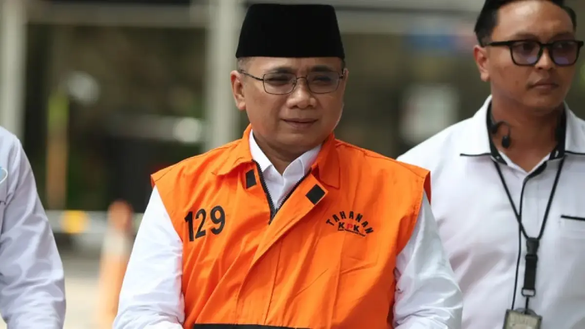Mantan Menteri Agama Yaqut Cholil Qoumas didakwa merugikan negara Rp622 miliar dalam kasus dugaan kuota tambahan haji. (Dery Ridwansah/ JawaPos.com)