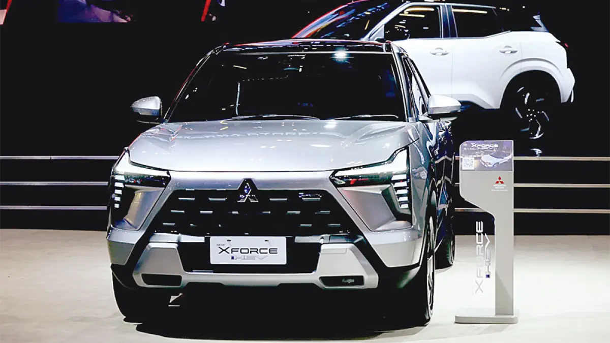Mitsubishi Xforce HEV di booth PT Mitsubishi Motors Krama Yudha Sales Indonesia pada ajang Gaikindo Indonesia International Auto Show (GIIAS 2026) pada tanggal 29 Juli–9 Agustus 2026 di ICE BSD City, Tangerang. Foto diambil beberapa waktu lalu.
