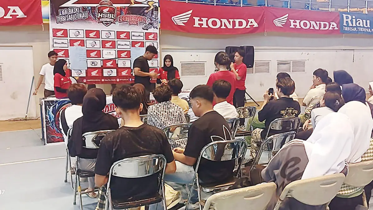 Panitia Riau Pos-HSBL 2026 Bangkinang Series  menggelar technical meeting (TM) dan pengundian (drawing) di Hall A Sport Centre Bangkinang, Selasa (11/8/2026).(Kamaruddin/riau pos)
