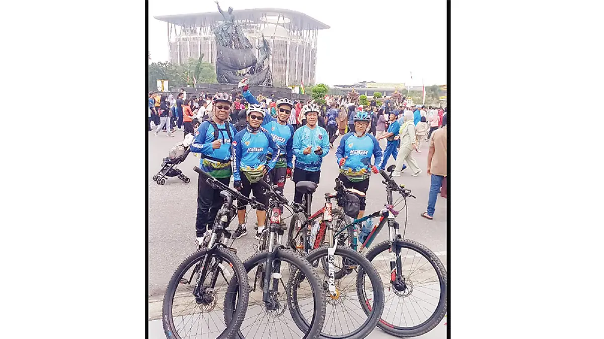 GOWES: Anggota komunitas sepeda Kawan-Kawan Gowes Rumbai saat mengikuti iven gowes di Pekanbaru, beberapa waktu lalu. (K2GR untuk Riau Pos)