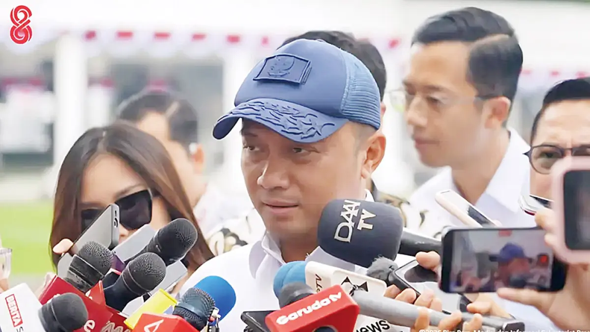 Menteri Sekretaris Negara (Mensesneg) Prasetyo Hadi saat memberikan keterangan kepada wartawan terkait ketidakhadiran mantan Presiden Susilo Bambang Yudhoyono pada Upacara HUT ke-81 RI di Jakarta, Rabu (12/8/2026).