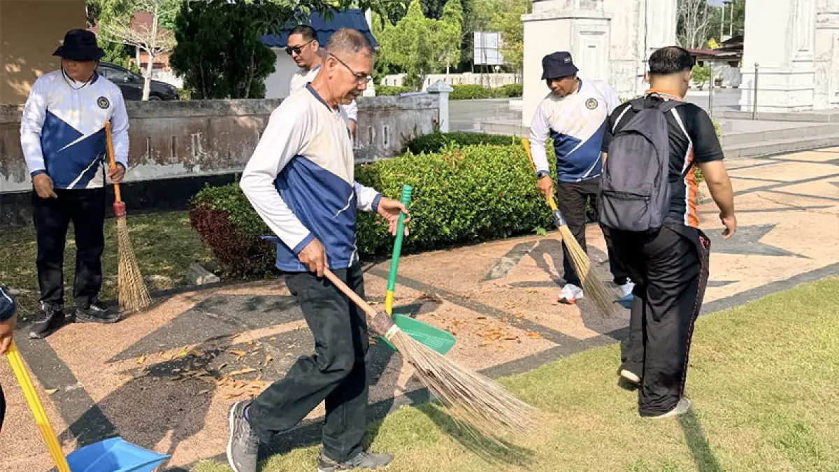 Menyambut HUT ke-81 Kemerdekaan RI, Lapas Kelas IIA Bengkalis melaksanakan pembersihan dan penghormatan di Makam Pahlawan Kesuma Kesatria yang berlokasi di Kota Bengkalis, Rabu (13/8/2026). (Istimewa)