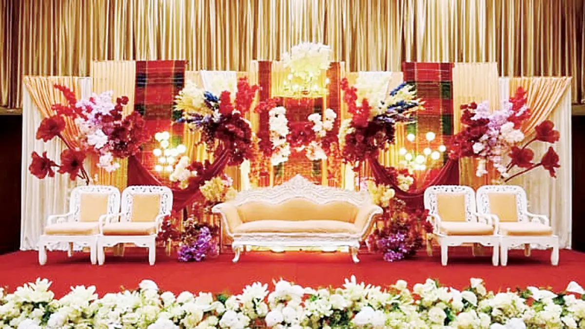 Salah satu model dekorasi pelaminan yang akan digelar di wedding showcase Ameera Hotel Pekanbaru pada 14-15 Agustus 2026 mendatang. Foto diambil beberapa waktu lalu.(AMEERA HOTEL Pekanbaru untuk ria pos)
