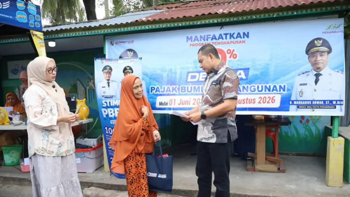 Kepala Bapenda Pekanbaru T Denny Muharpan melakukan sosialisasi pada masyarakat terkait kebijakan denda 0 persen PBB baru-baru ini. (Istimewa)