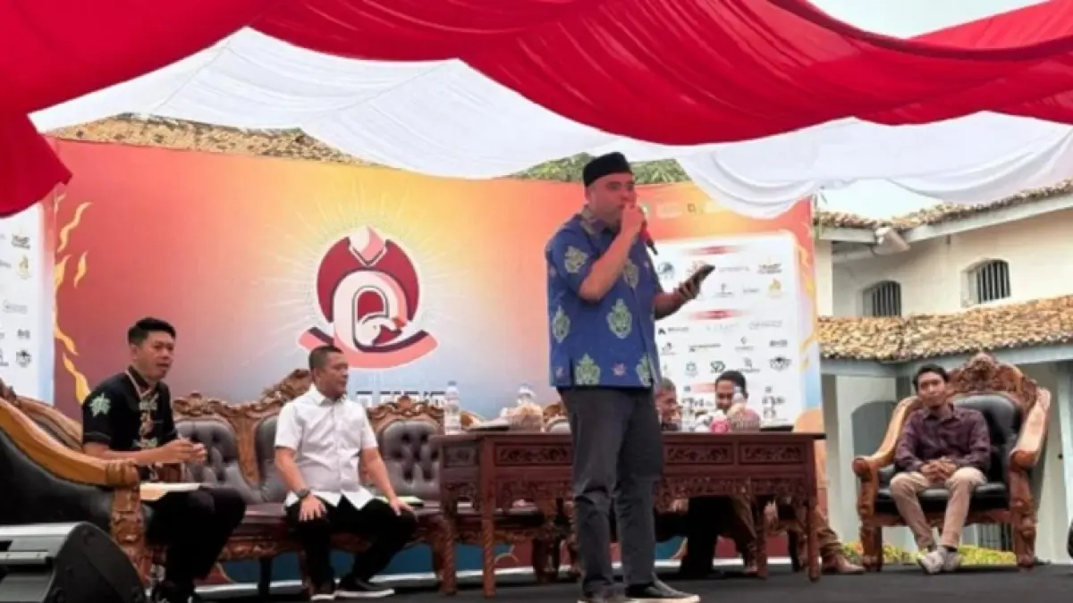 Plt Kepala Disbudparpora Kabupaten Bengkalis, Ardiansyah menyampaikan pemaparan terkait pelaksanaan Ekraforia 2026 di Gedung Jill Belanda, Bengkalis. Jumat (14/8/2026). (Istimewa)