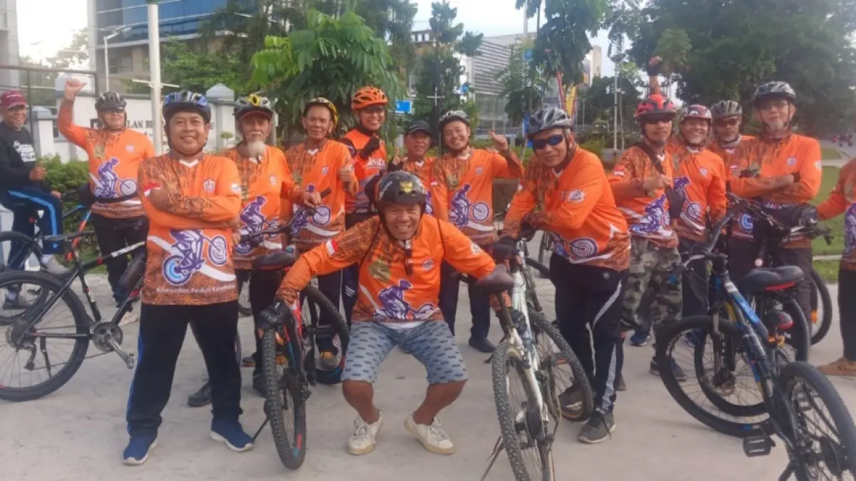 Anggota Komunitas Peduli Kesehatan (KPK) 09 saat mengikuti gowes, beberapa waktu lalu. KPK 09 untuk Riau Pos
