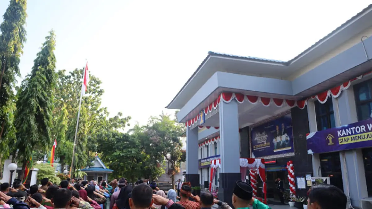 Upacara peringatan Hari Kemerdekaan RI di Kanwil Kemenkum Riau, Senin (17/8/2026). (Humas Kanwil Kemenkum Riau untuk Riaupos.co)