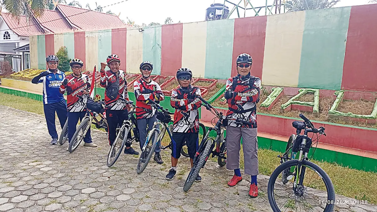 GOWES: Anggota Komunitas sepeda Rumbai Gowes Club (RGC) saat melakukan gowes bersama, belum lama ini di Pekanbaru. (RGC untuk Riau Pos)