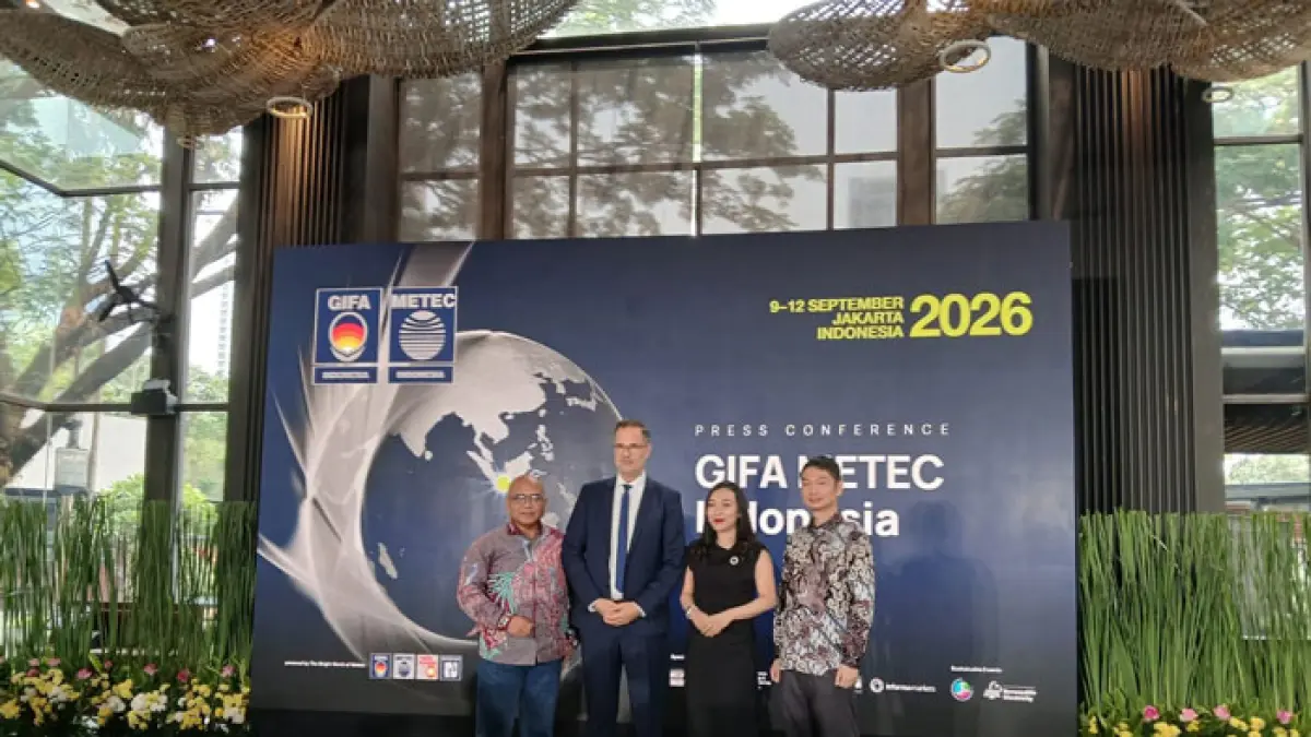 (Ki-Ka) Dadang Asikin (Ketua GAMMA), Lars Wismer (Managing Director Messe Düsseldorf Asia), Lia Indriasari (Country General Manager PT Pamerindo Indonesia), Iwan Lukito (Wakil Ketua Umum APLINDO) pada Press Conference GIFA & METEC Indonesia di Jakarta (19/8/2026). (Istimewa)