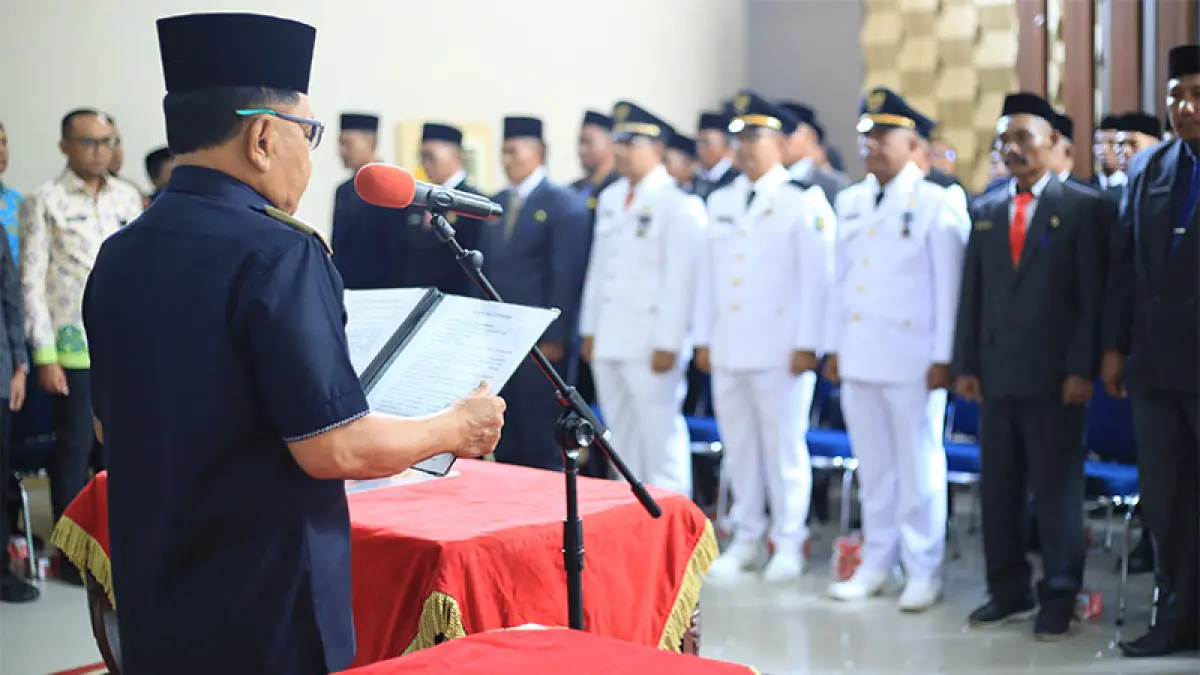 Bupati Asmar melantik dan mimpin pengambilan sumpah 42 pejabat struktural di lingkungan Pemerintah Kabupaten Kepulauan Meranti, Kamis (20/8/2026). Foto Istimewa