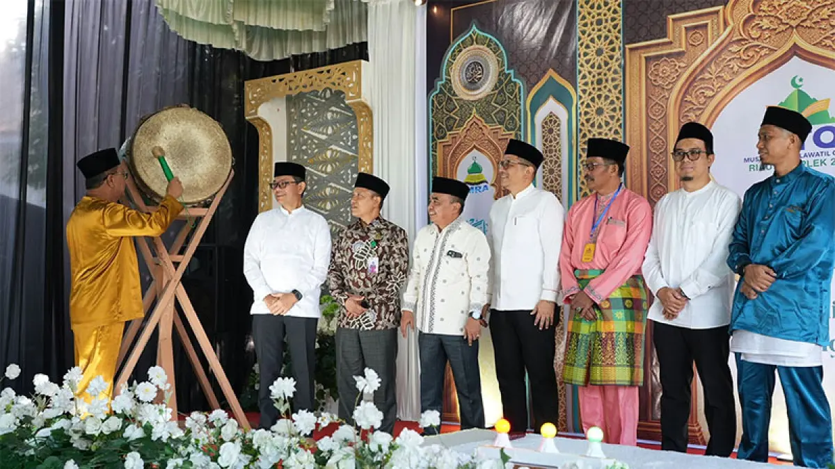 Pemukulan Bedug Sebagai Tanda Dibukanya MTQ Riau Komplek 2026 dengan Resmi oleh Bupati Pelalawan diwakili Asisten I Setda Kabupaten Pelalawan, H Zulkifli. (Istimewa)