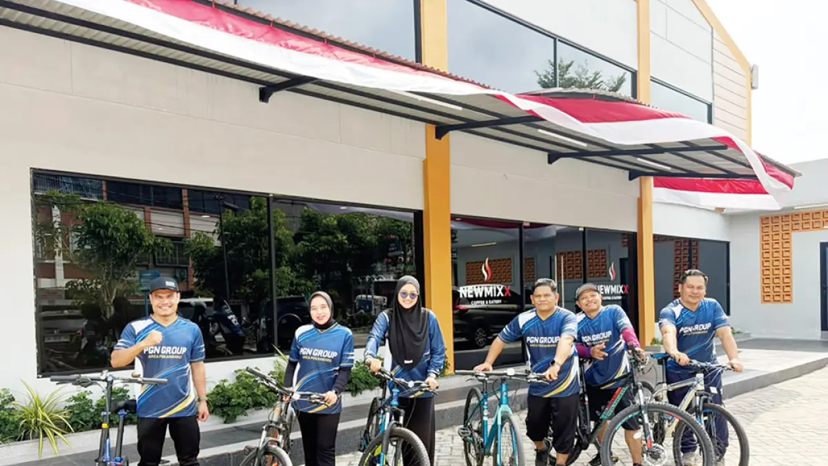 FOTO BERSAMA: Tim Pedal Power PGN Pekanbaru foto bersama saat gowes,  baru-baru ini. (PGN Untuk Riau Pos)