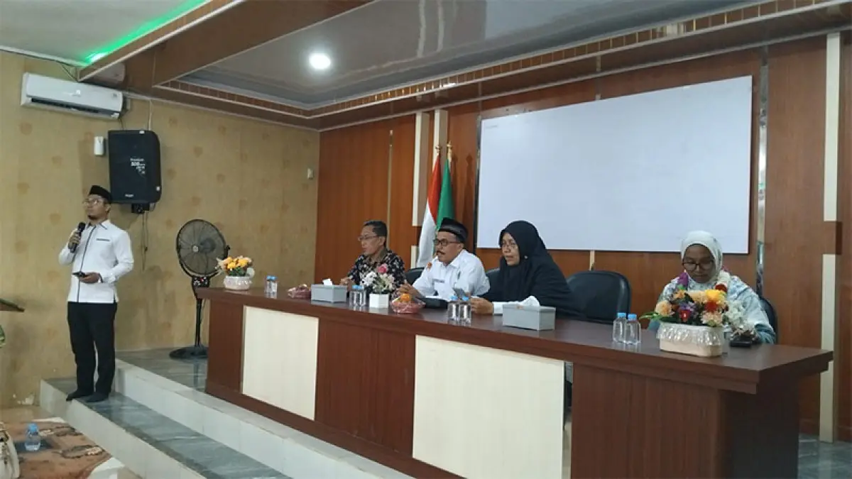 Kakankemenag Kota Pekanbaru Syahrul memberikan apresiasi terhadap terobosan MAN 3 Pekanbaru yang menghadirkan ETA dari AMINEF. (Istimewa)