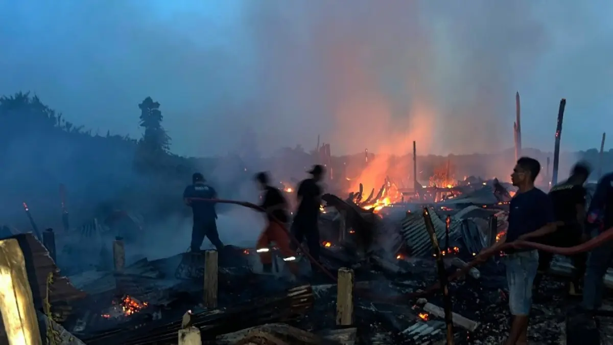 Kondisi lokasi terbakar di Jalan Pembangunan Kelurahan Bagan Barat, Senin (24/8/2026). (Zulfadhli/Riaupos.co).