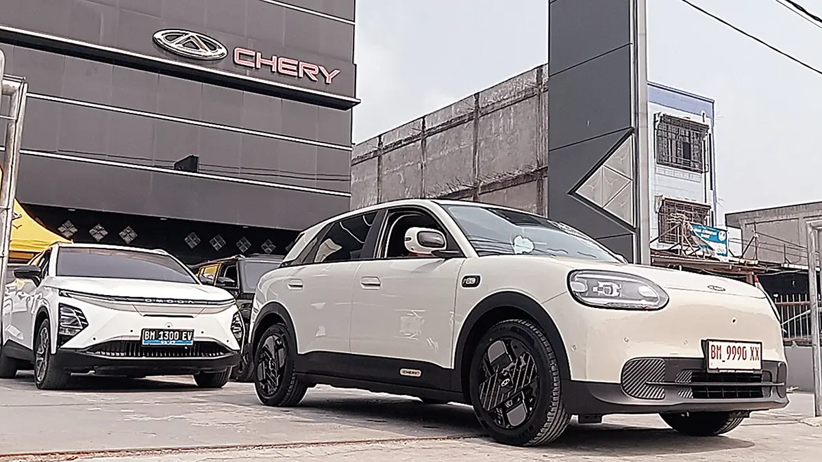 Chery Q dan sejumlah produk unggulan PT Riau Oriental Star bersiap melakukan konvoi di jalanan Kota Pekanbaru, Senin (24/8/2026).(Prapti Dwi Lestari/riau pos)