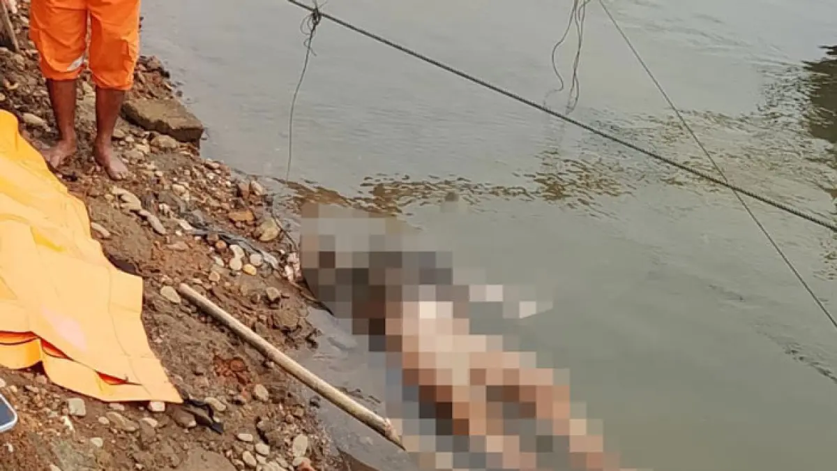 Jasad yang diduga merupakan Boiko Gulo, warga yang dilaporkan hilang setelah terjatuh dari Jembatan Rantau Berangin, akhirnya ditemukan di Desa Persiapan Pulau Belimbing, Kecamatan Kuok, Kabupaten Kampar, Selasa (25/8/2026). (Humas Polsek Bangkinang Barat untuk Riaupos.co)