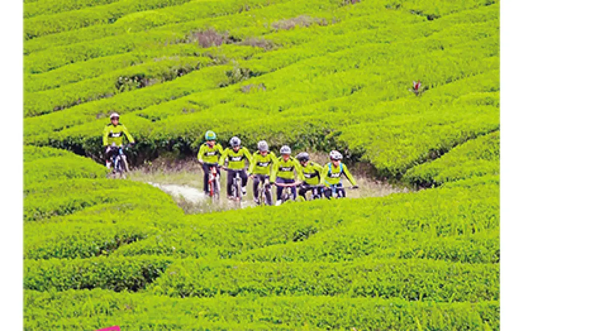 GOWES: Anggota komunitas Perawang Mountain Bike Club saat melakukan Gowes, beberapa waktu lalu. (PMBC Perawang untuk Riau Pos)