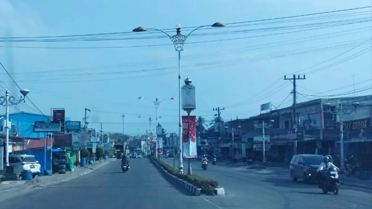Kondisi cuaca di Kota Pasirpengaraian, Kecamatan Rambah, Rohul terlihat cerah an kabut asap mulai bekurang,.Kamis (27/8/2026) petang. (Engki Prima Putra/Riaupos.co)