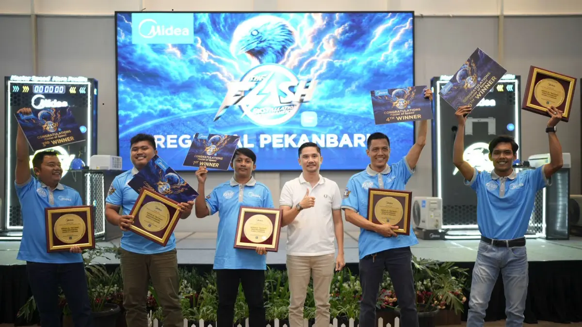 Para pemenang kompetisi instalasi AC dalam ajang Midea Club Flash Installation Tournament 2026.(MIDEA UNTUK RIAUPOS.CO)