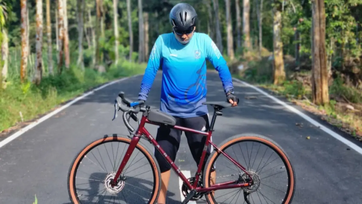 Raul dari Galaxy Gowes dengan sepedanya.
