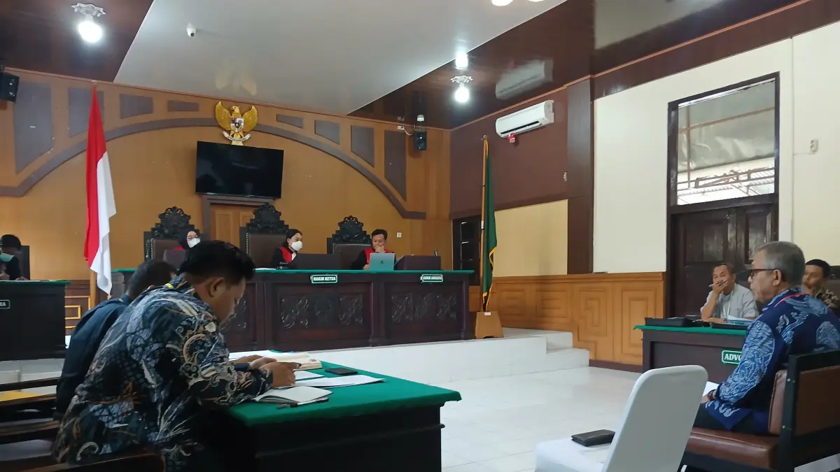 Saksi ahli memberikan keterangan dalam sidang perlawanan eksekusi lahan sawit di PN Muara Bulian, Batang Hari, Jambi, Jumat (28/8/2026).