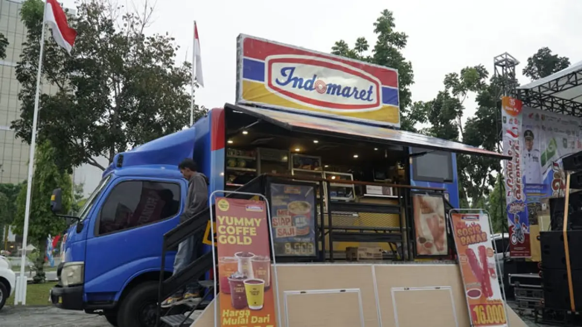 I-Mobile milik Indomaret saat gelaran Riau Pos Gowes Merdeka 2026 di halaman kantor Gubernur Riau,Pekanbaru, Ahad (30/8/2026). ( Mhd Akhwan/Riaupos.co)