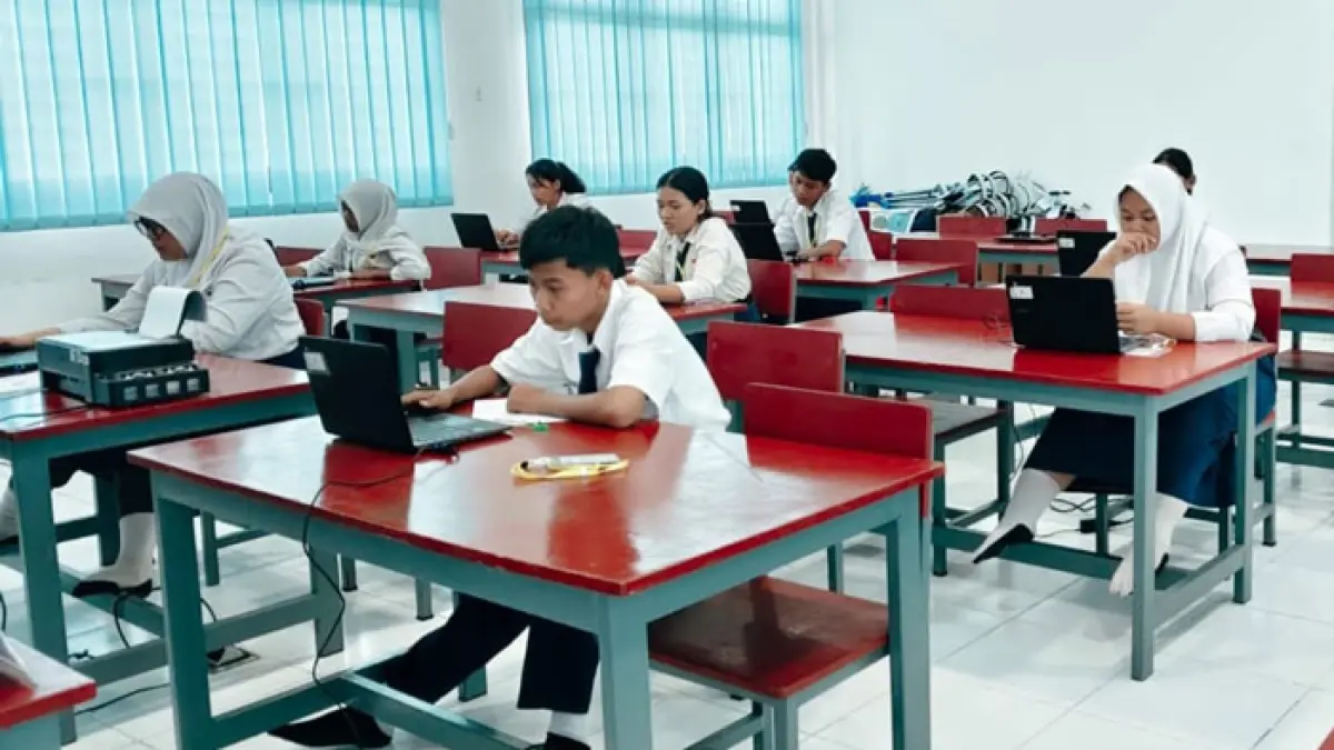 Proses belajar mengajar di salah satu sekolah di Kecamatan Rengat Barat sebelum pelaksanaan BDR, belum lama ini. (Istimewa)