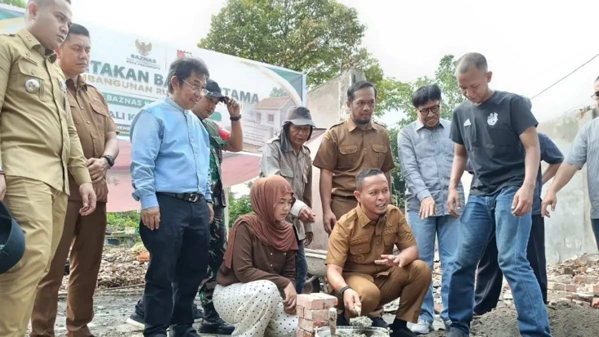 Pembangunan rumah bantuan ditandai dengan peletakan batu pertama oleh Wali Kota Pekanbaru Agung Nugroho, Selasa (1/9/2026).(Istimewa)