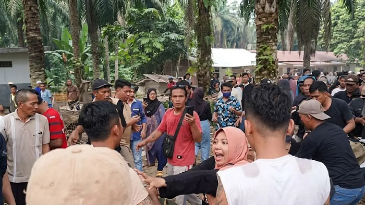 Kericuhan terjadi di area KSO Agrinas Palma Nusantara (Persero) di Desa Koto Garo, Kecamatan Tapung Hilir, Sabtu (29/8/2026). (Istimewa)