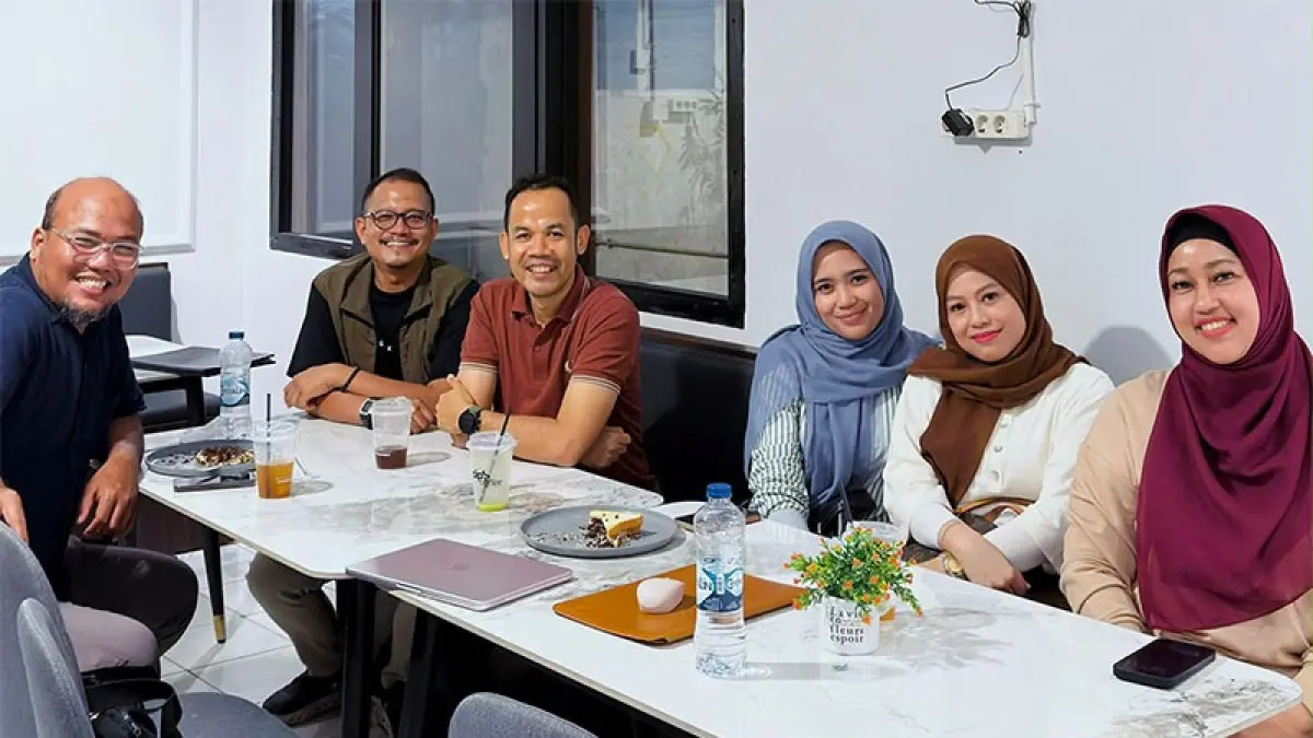 Presiden IMA Chapter Pekanbaru Vera Farnila SE MM foto bersama Sekjen Musdalil Amri &nbsp;SSi MM dan Ketua Panitia IMA Connect Wendy Yolanda Pasaribu. (Istimewa)