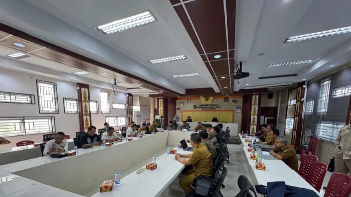 Rakor bersama Tim KPK RI, BPKP Riau guna memperkuat tata kelola perusahaan dan peningkatan pengendalian internal di PT SPRH Rohil, di Kantor Inspektorat Rohil Bagansiapiapi. (Inspektorat Rohil untuk Riaupos.co)