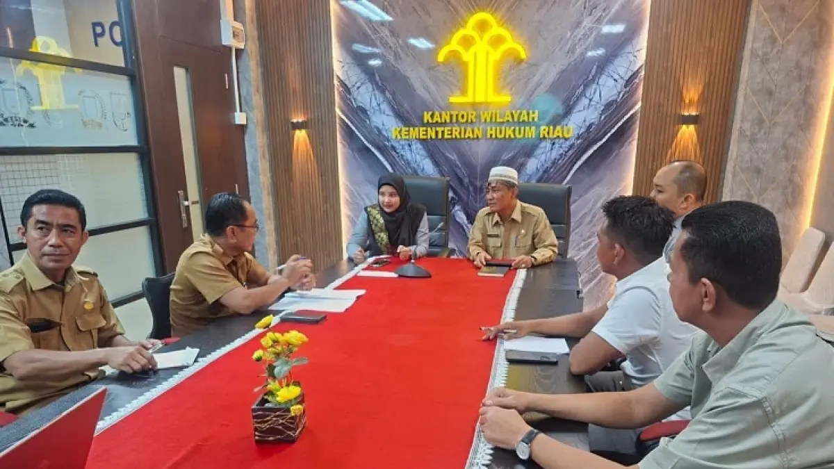 Tim Kanwil Kemenkum Riau bersama Tim Pemkab Siak melaksanakan rapat harmonisasi Ranperbup Pengendalian Gratifikasi pada Selasa (1/9/2026). (Humas Kanwil Kemenkum Riau)