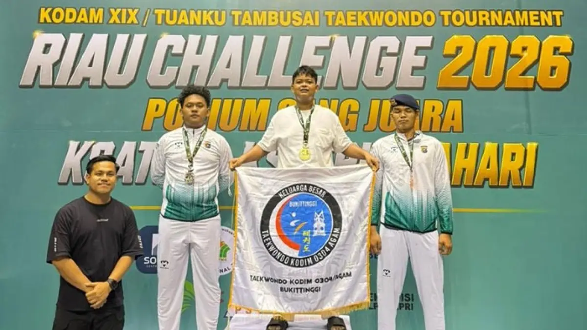Bripda Renhard Lois Bryan Sinaga, anggota Sat Intelkam Polres Kepulauan Meranti, berhasil membawa pulang medali perak dari Kejuaraan Riau Challenge 2026-Kodim XIX/Tuanku Tambusai. (Istimewa)