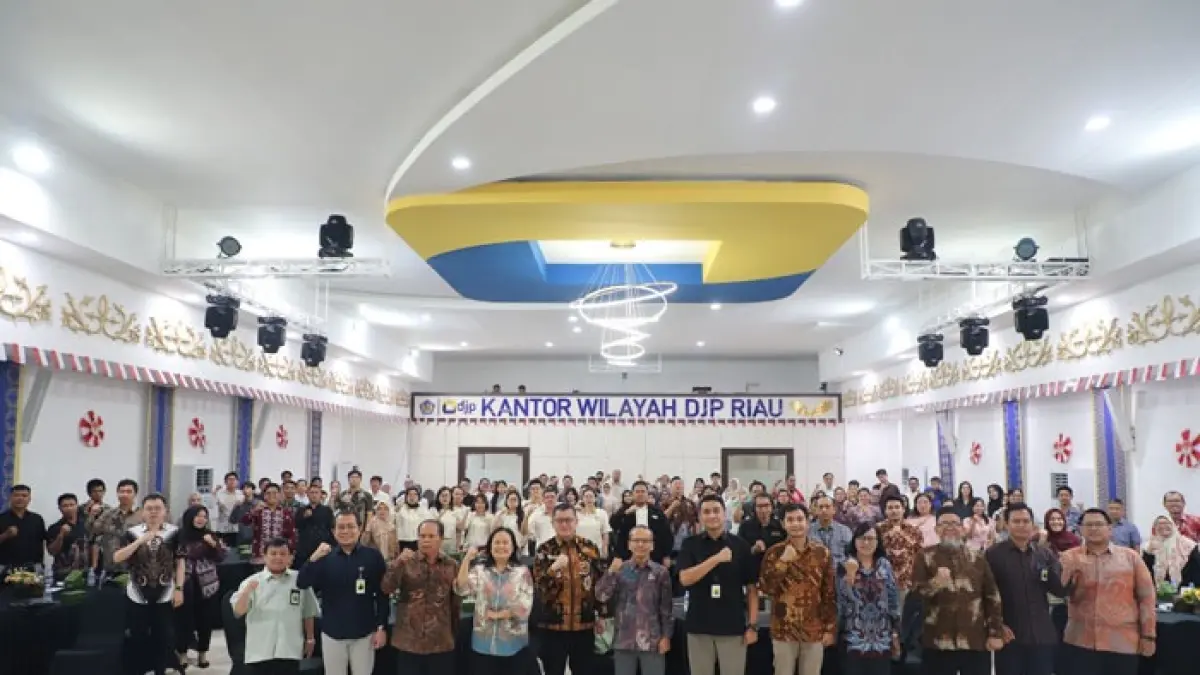 Foto bersama saat Kanwil DJP Riau Bersama Tiga Asosiasi Profesi Konsultan Pajak Gelar Sosialisasi PMK 44 Tahun 2026. (Istimewa)