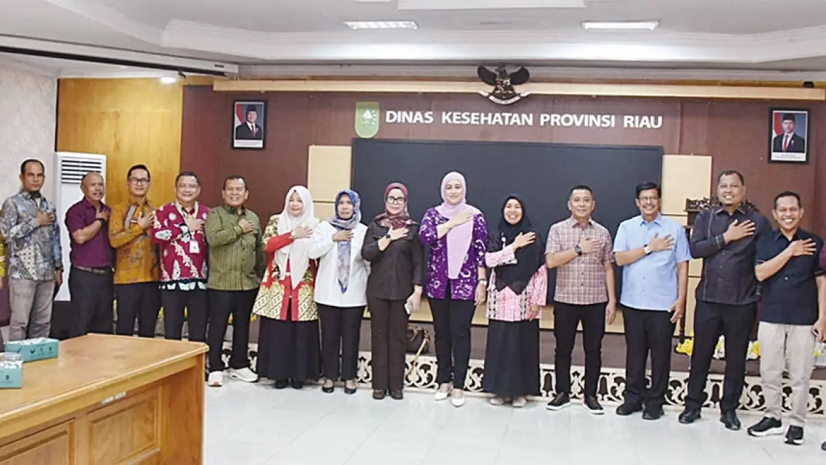 Komisi IV DPRD Bengkalis foto bersama saat melakukan konsultasi ke Dinas Kesehatan (Diskes) Provinsi Riau terkait kekosongan dokter spesialis di RSUD, beberapa hari lalu. (dprd bengkalis untuk riau pos)