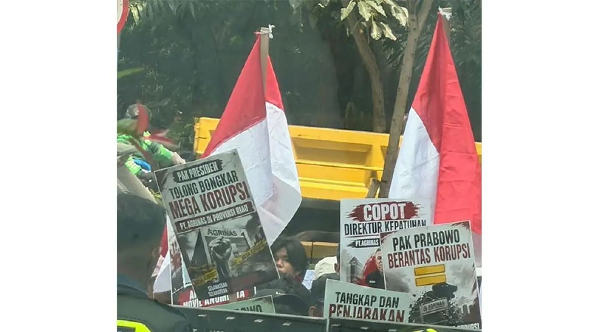 Massa menggelar aksi demonstrasi di Kantor Pusat PT Agrinas Palma Nusantara (Persero), Menara Agrinas Palma, Jalan Rasuna Said, Jakarta Selatan, Rabu (2/9/2026). FOTO ISTIMEWA