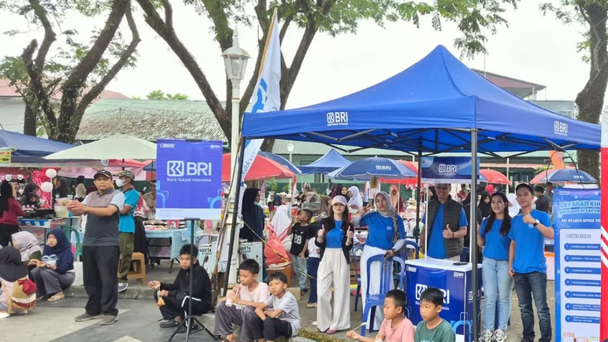 Memeriahkan HUT ke-1 CFD Perawang, BRI Kantor Cabang Perawang open booth untuk konsultasi layanan Perbankan di Taman Motuyoko, Perawang, Ahad (31/8/2026).&nbsp;&nbsp;