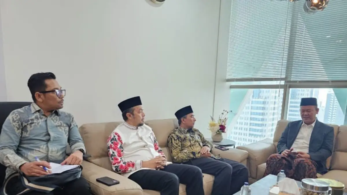 Ketua DPRD Kampar Ahmad Taridi didampingi Wakil Ketua Zulpan Azmi audiensi bersama Direktorat Pelayanan Haji Dalam Negeri di Jakarta. (DPRD Kampar untuk Riaupos.co)