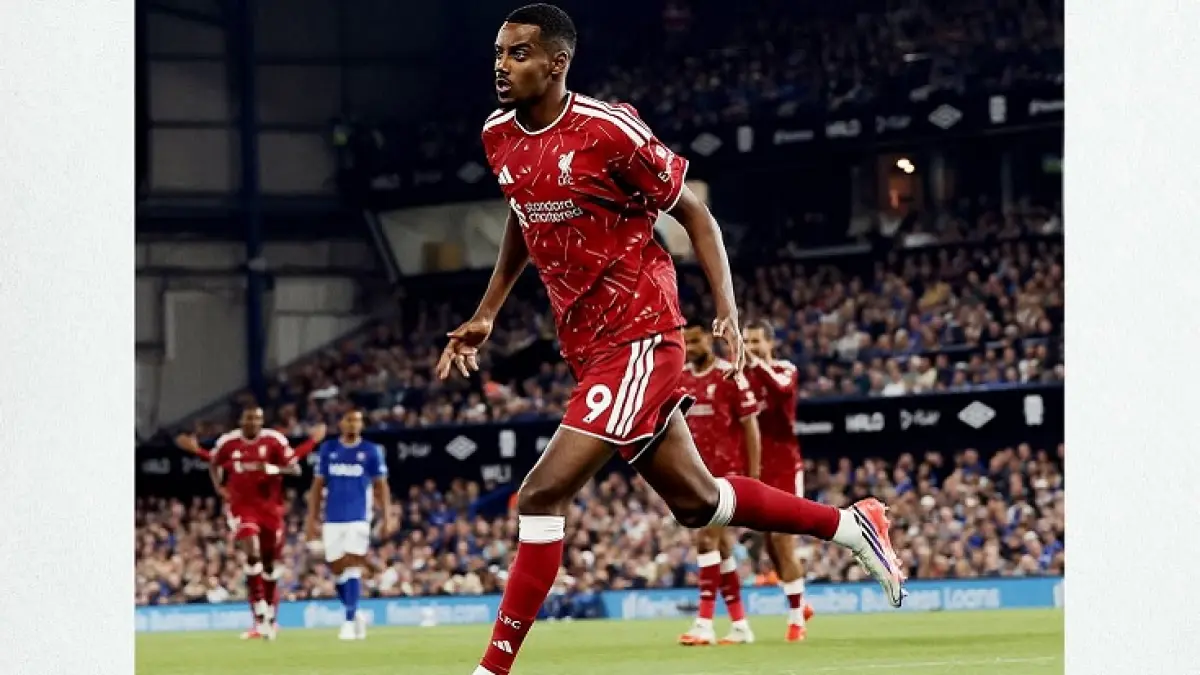 Alexander Isak cetak dua gol ke gawang Ipswich untuk membawa Liverpool meraih kemenangan perdana di Liga Premier musim ini. (Instagram @liverpoolfc) 